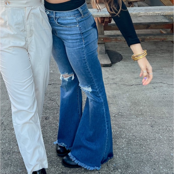 Sneak Peek Star Distressed Flare Jeans - Picture 4 of 4